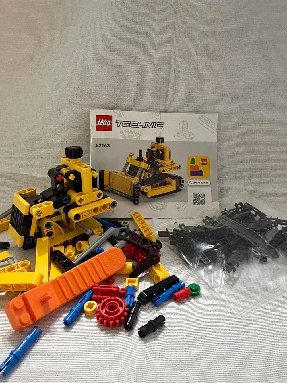 LEGO Technic Yellow and Orange Construction Parts Set 42163